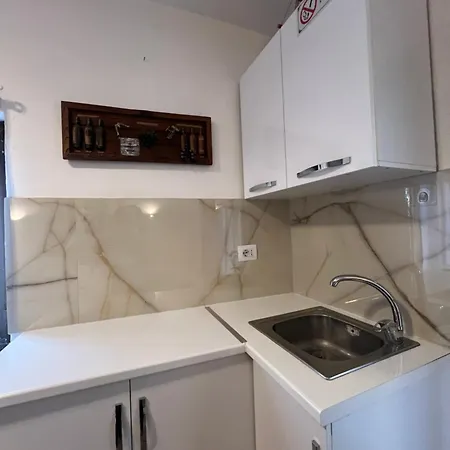 Center * טיראנה